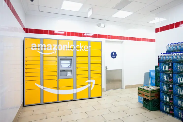Amazon Hacked Amazon Lockers